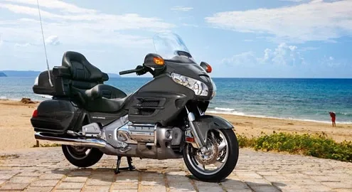 Туристический мотоцикл HONDA GOLD WING по цене на ваш выбор