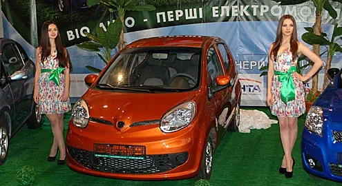 Electric vehicles evA-3 and evA-4 are presented on the Ukrainian market