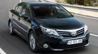 Каждому покупателю Toyota Avensis — зимние шины в подарок