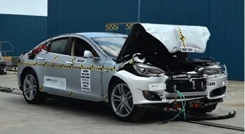 При краш-тесте Tesla S сломалось диагностическое оборудование