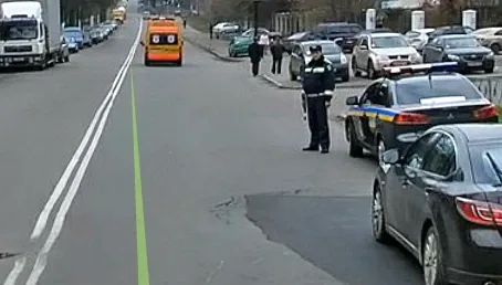 Уроки ПДР: про пріоритети водіїв та пішоходів на прикладі реального перехрестя