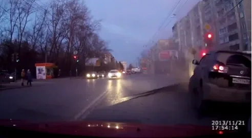 A unique case: in Russia, a road crashed into a car