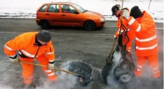 На українські дороги витратять рекордну суму грошей