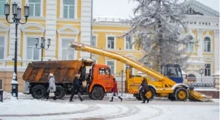 У Києві залатали всі дірки на дорогах. Снігом…