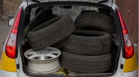 It has become dangerous for residents of the capital to transport tires in the trunk