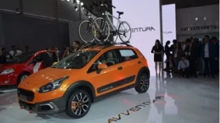 Fiat показав у Делі кросовер на базі Punto