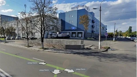 Уроки ПДД: объезд препятствий и заторов по прилегающим территориям