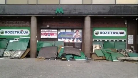 Kyiv residents demand resumption of metro operations