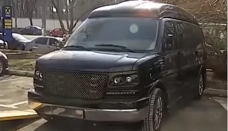 Near the court of appeal, 4 'unclaimed' VIP cars were found