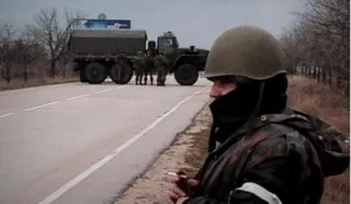 Хто перекрив дороги в Криму?