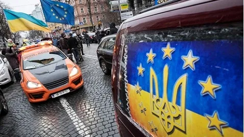 Cars of the revolution: from Avtomaydan to Yanukovych's garage (chronicle of events)