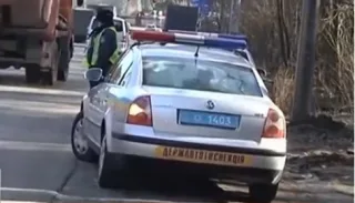 Автоматники прикривають інспекторів ДАІ на постах