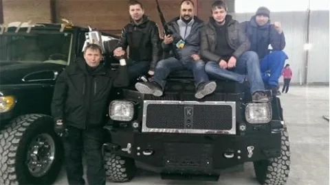 Автомобили Януковича патрулируют улицы