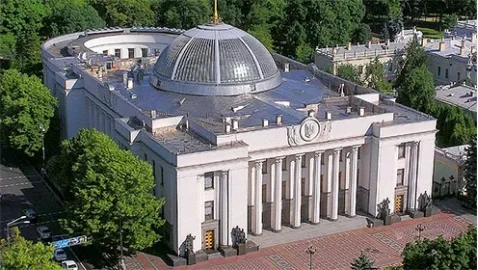 An anti-recycling Maidan is gathering near the Rada