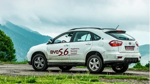 BYD S6 crossovers will deliver humanitarian aid to the northern borders of Ukraine