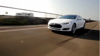 Перший український тест-драйв Tesla Model S