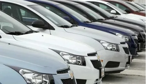 На Востоке Украины автосалоны решили самообороняться