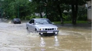У Львівській та Чернівецькій областях затопило дороги