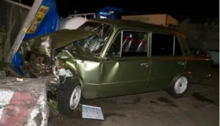 У Києві п'яна жінка протаранила АЗС на викраденому ВАЗ-2101