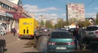 Помста чи терпіння? Видовищні розбірки на дорозі