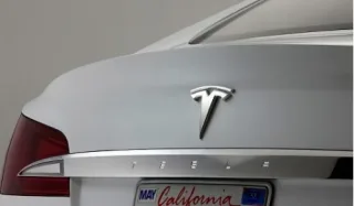 Китаєць подав до суду на Tesla