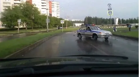 Survival racing, or a Russian police turn