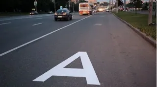У вересні на Московському мосту з'явиться смуга для маршруток