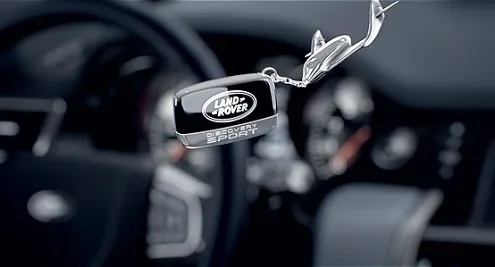 Land Rover відкрив завісу таємниці нового Discovery Sport