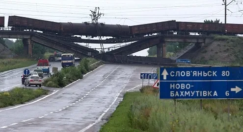 На Донбассе разрушено 1000 км дорог и 30 мостов