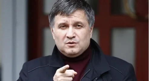 Аваков уволил замначальника ГАИ, назвав его «красавчиком»