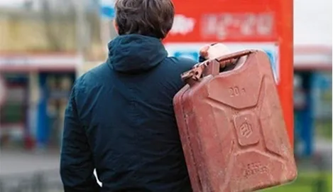 Украинцы заправляются все реже и ездят все меньше