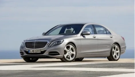 Mercedes начал применять пластик в деталях заднего моста