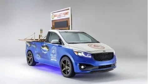 How to turn a minivan into a mobile bar
