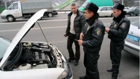 В Україну попрямували машини з підробленими документами