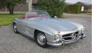 Нев'януча класика: раритетний Mercedes за ціною суперкара