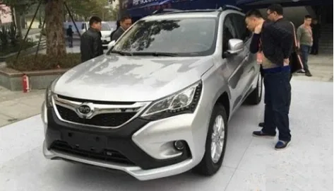 First photos of the new compact crossover BYD S3