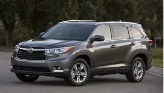 Toyota відкликає Highlander через витік палива