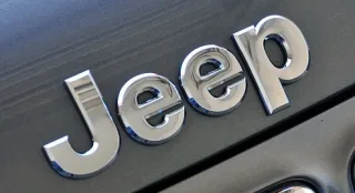 Jeep випустить «позашляховик для бідних»