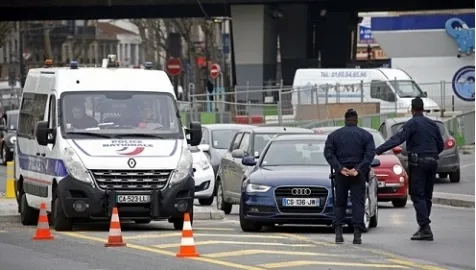 В Париже из-за смога ограничили движение транспорта