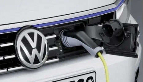 Volkswagen втрое снизит цену аккумуляторов для электрокаров