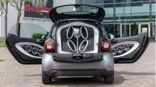 Microcar Smart turned into the smallest concert hall