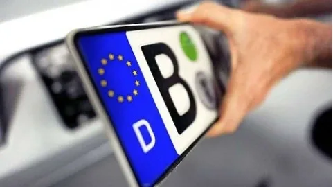 В Украине могут увеличить срок езды на нерастаможенных авто