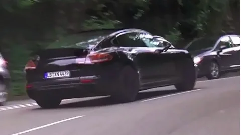 New Porsche Panamera caught by spy photographers