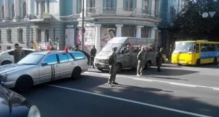 Government quarter blocked in Kyiv