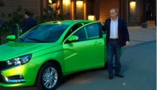 Путин проехался на новой Lada Vesta