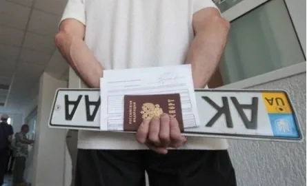 Crimeans given final deadline for car re-registration