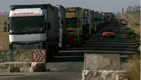 Ukraine temporarily banned freight traffic with Crimea