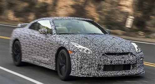 Nissan вывел на тесты рестайлинговый GT-R