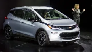 Chevrolet Bolt EV 2017: доступний електромобіль з великим запасом ходу