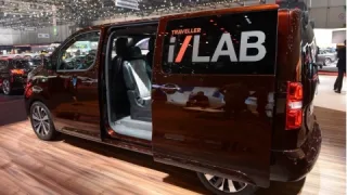 Peugeot presented the "smart" minivan Traveller i-Lab